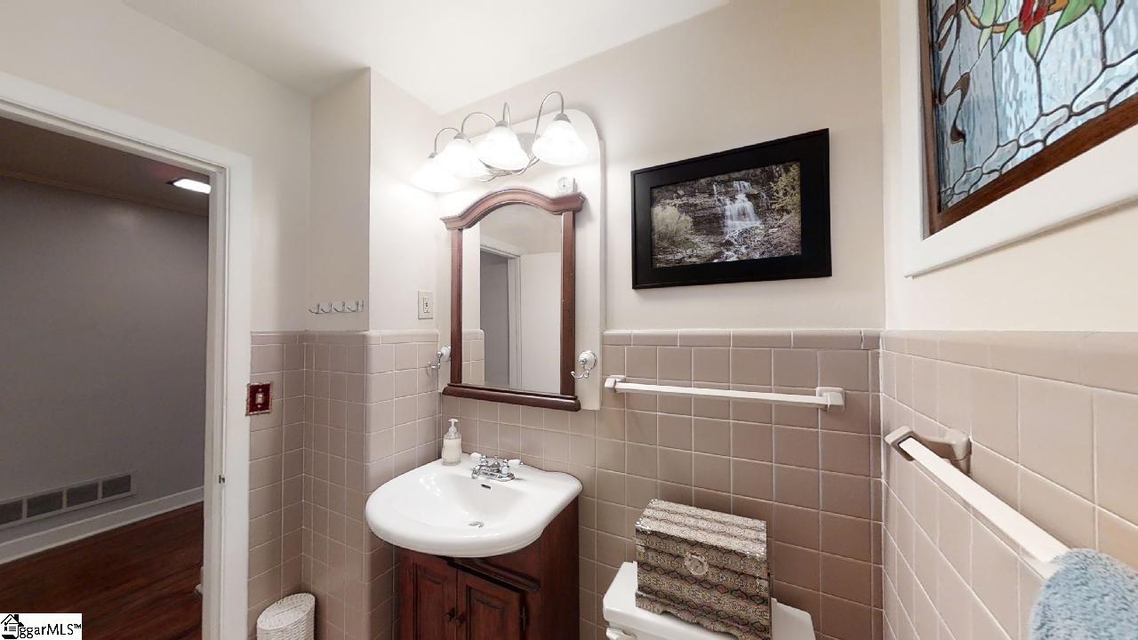 11 Berryhill Road Greenville, SC 29615 - Photo 26 of 36 Gallery Image 26