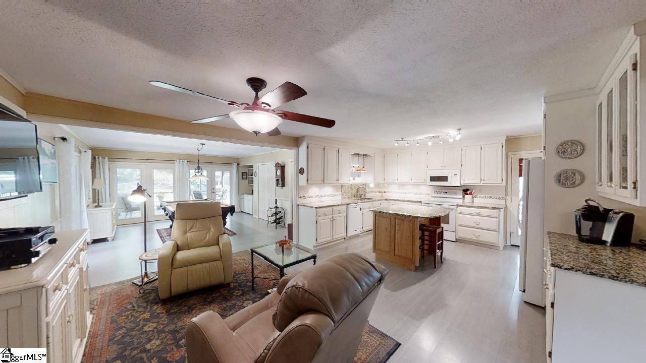 11 Berryhill Road Greenville, SC 29615 - Photo 10 of 36 Gallery Image 10