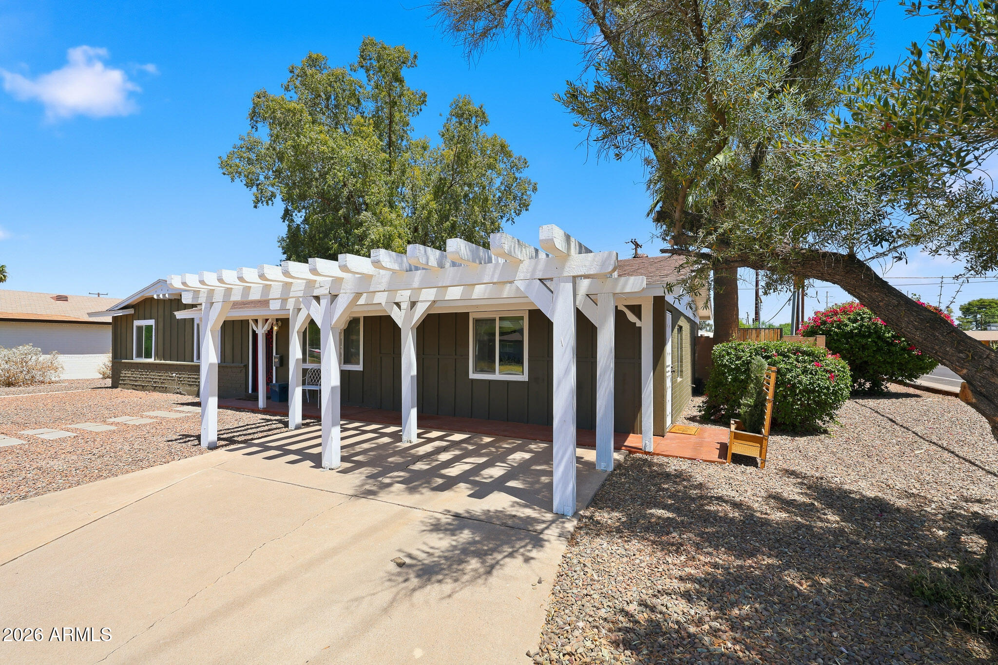 2302 West Berridge Lane Phoenix, AZ 85015 - Photo 7 of 59 Front