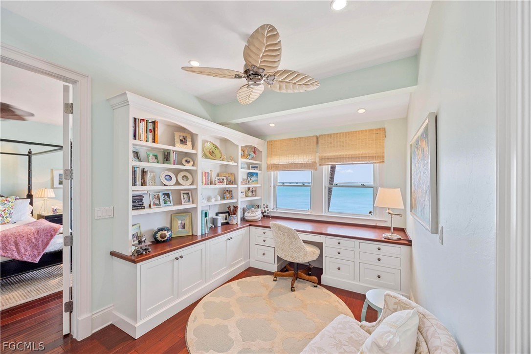 528 Lighthouse Way Sanibel, FL 33957 - Photo 24 of 49 a living room with furniture and a window