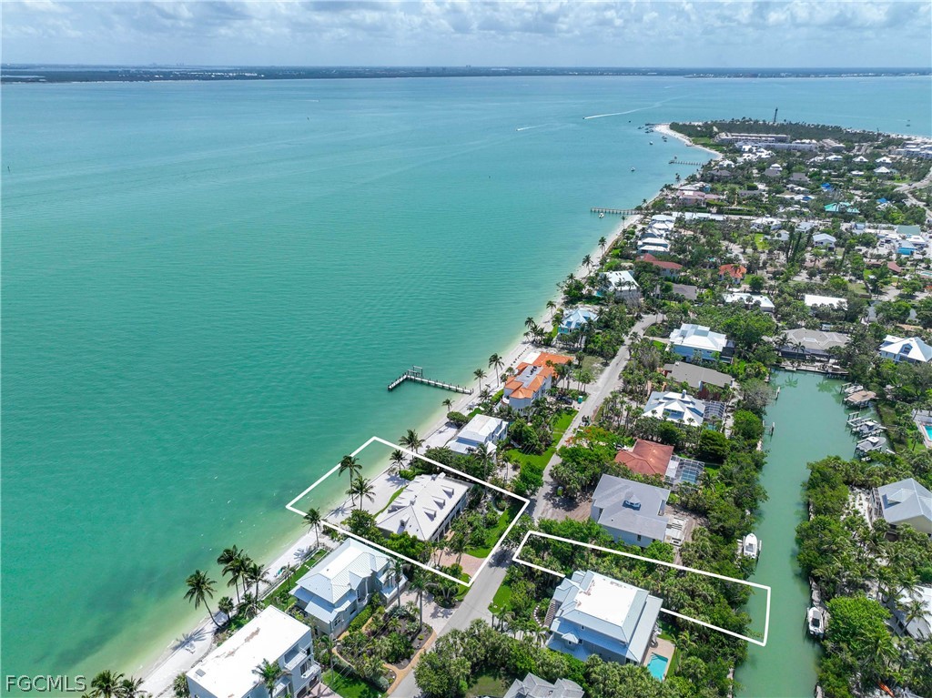 528 Lighthouse Way Sanibel, FL 33957 - Photo 3 of 49