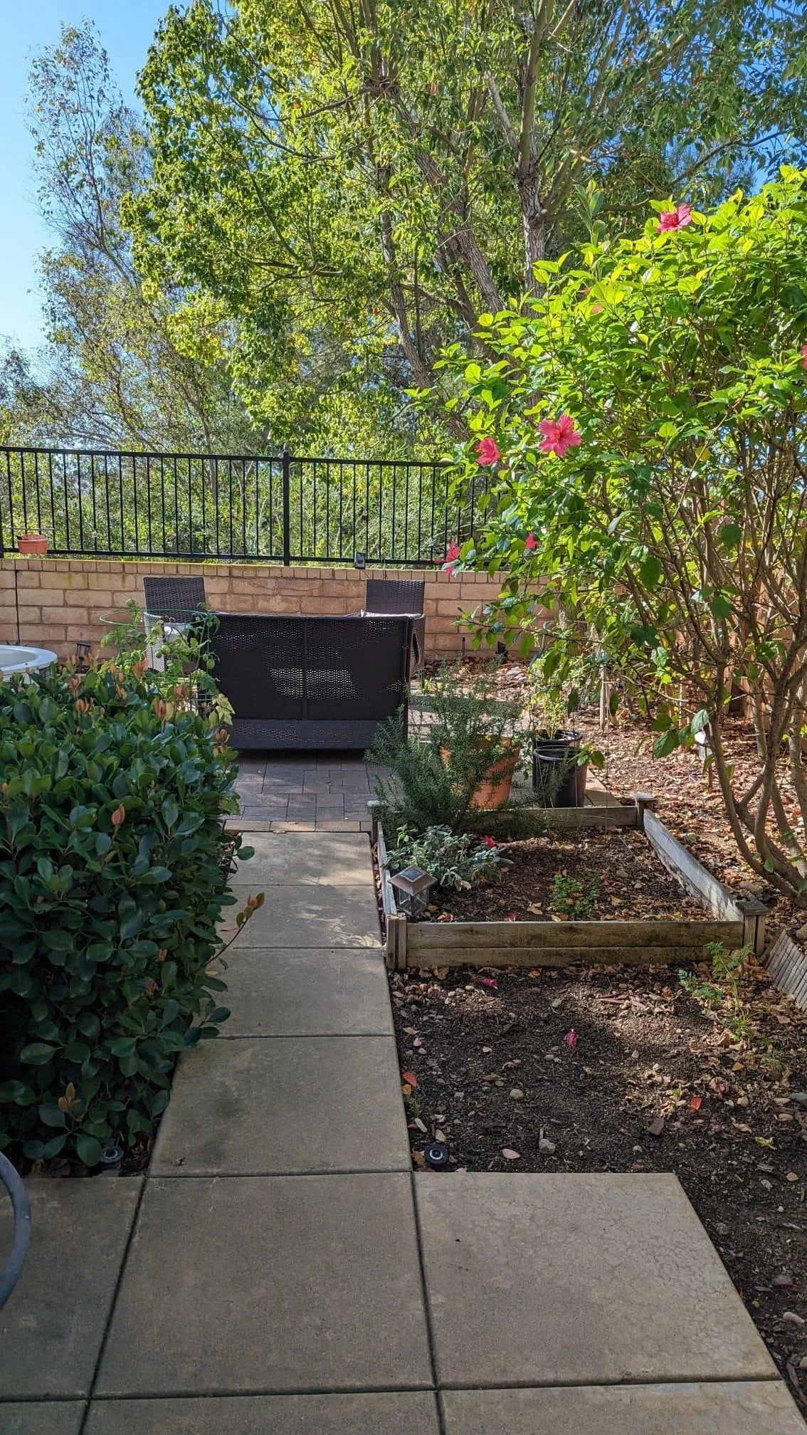 9408 Questa Pointe San Diego, CA 92126 - Photo 2 of 13 a view of a garden