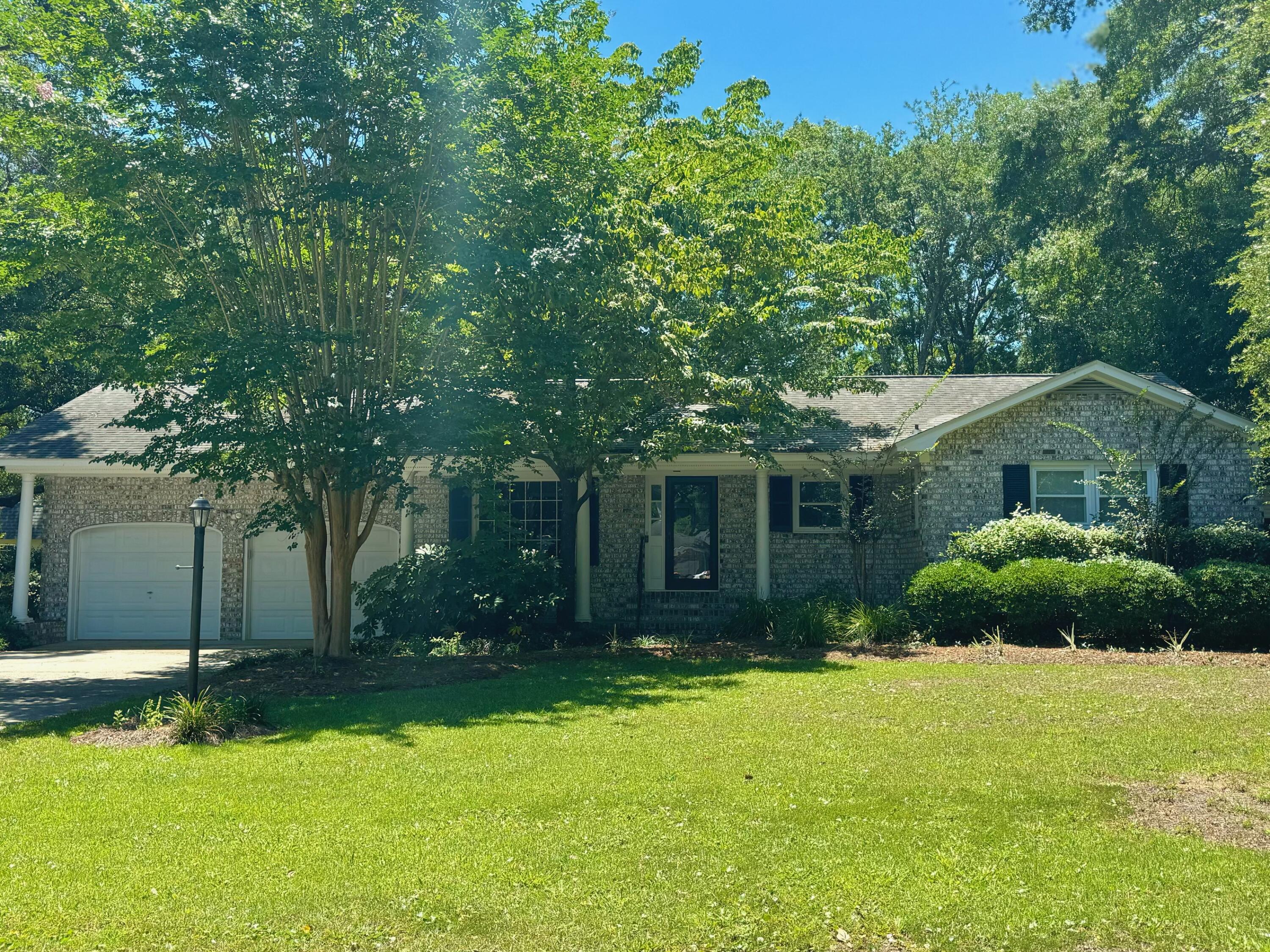685 Pelzer Drive Mount Pleasant, SC 29464 - Photo 1 of 1 IMG_1943