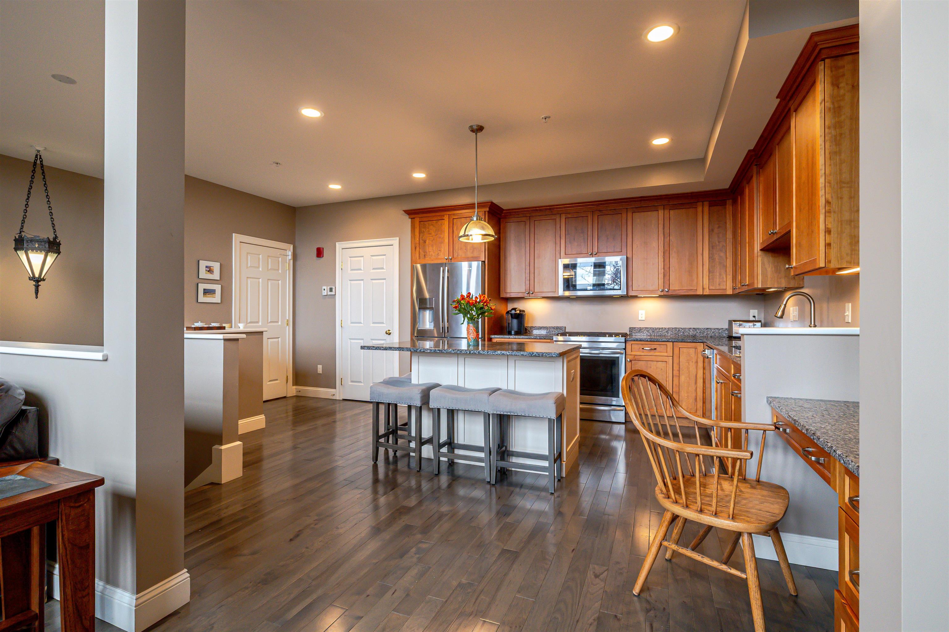 54 Pleasant Street, Unit 8 Concord, NH 03301 - Photo 22 of 60