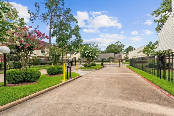 $150,000 | 14515 Wunderlich Drive, Unit 315, Houston, TX 77069