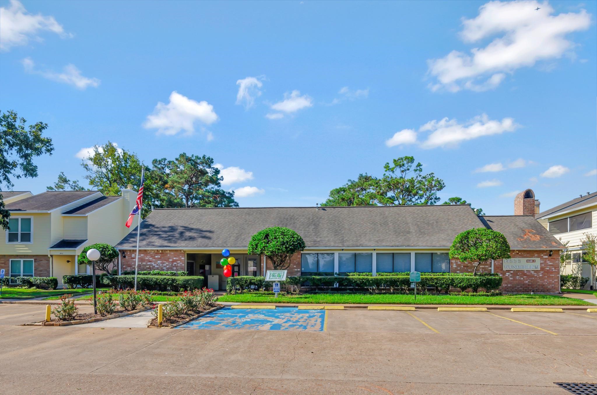 14515 Wunderlich Drive, Unit 315 Houston, TX 77069 - Photo 4 of 37 a view of house with a street