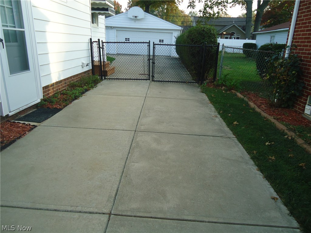 28776 Forest Road Willowick, OH 44095 - Photo 8 of 27 Gallery Image 8