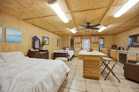 $1,700,000 | 2936 Farm To Market Road 1704, Elgin, TX 78621