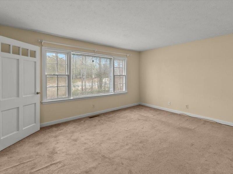 4624 Macland Road Hiram, GA 30141 - Photo 11 of 30 an empty room with windows
