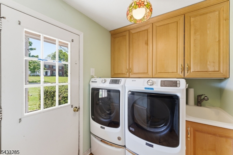 3 Elm Street Chester, NJ 07930 - Photo 15 of 40