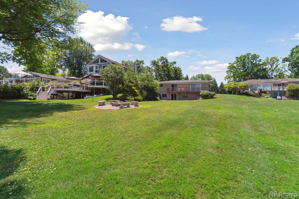 7262 Hatchery Road Waterford, MI 48327 - Photo 40 of 58 Gallery Image 40
