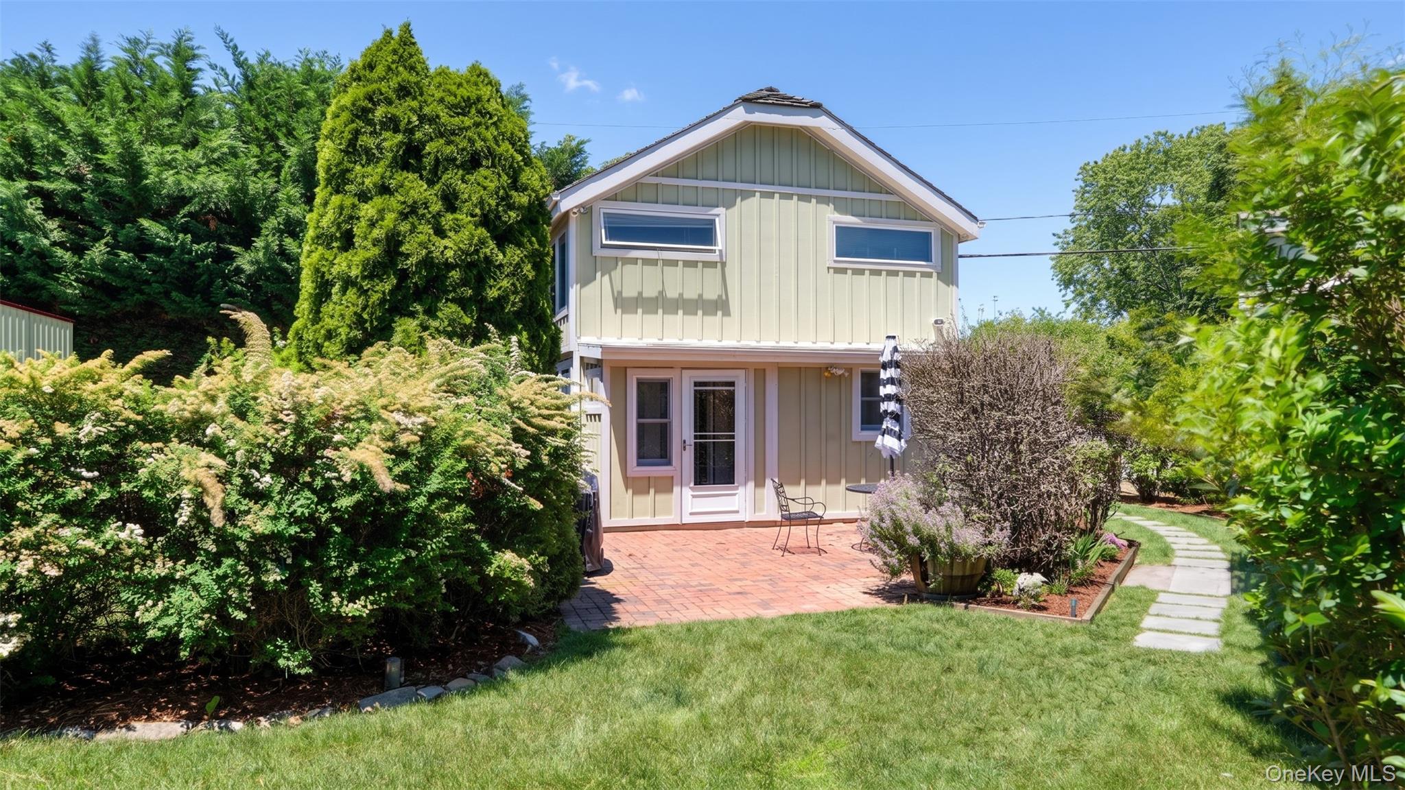 127 Inlet Road Hampton Bays, NY 11946 - Photo 4 of 24