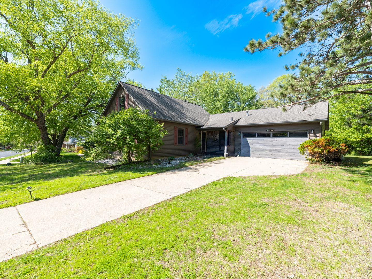 3209 West Westport Road Peoria, IL 61615 - Photo 1 of 59