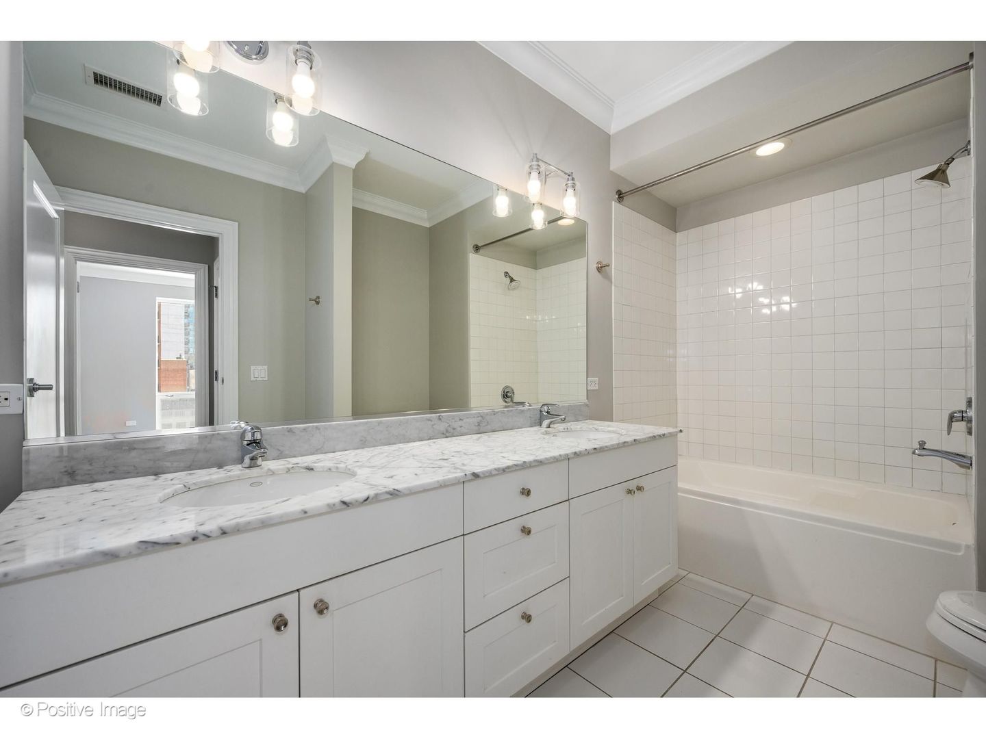 60 West Erie Street, Unit 601 Chicago, IL 60654 - Photo 29 of 33