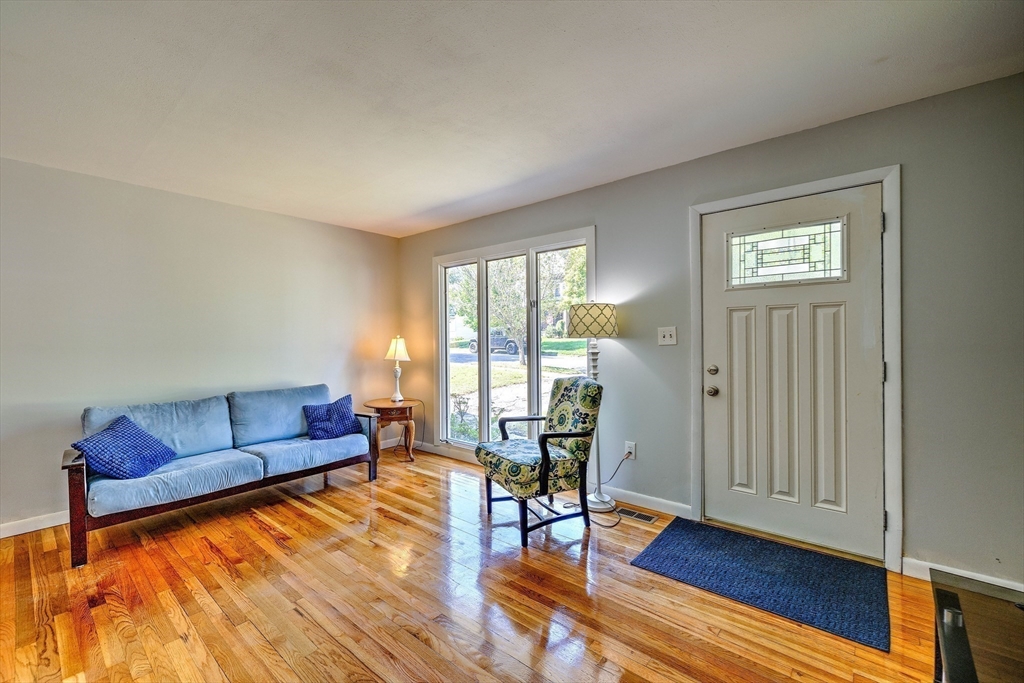 25 Tahanto Road Worcester, MA 01602 - Photo 6 of 35 a living room with furniture and wooden floor