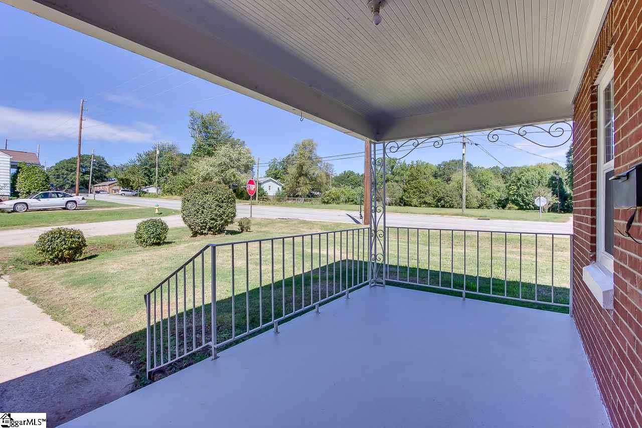 1019 North Franklin Road Greenville, SC 29617 - Photo 4 of 22 Gallery Image 4