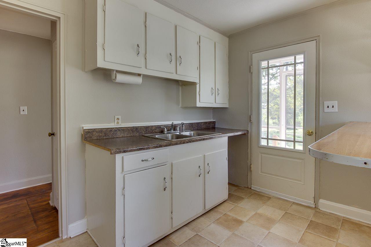 1019 North Franklin Road Greenville, SC 29617 - Photo 10 of 22 Gallery Image 10