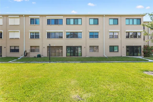 $240,000 | 4920 Locust Street Northeast, Unit 115, St. Petersburg, FL 33703