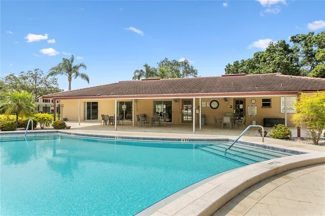 $240,000 | 4920 Locust Street Northeast, Unit 115, St. Petersburg, FL 33703