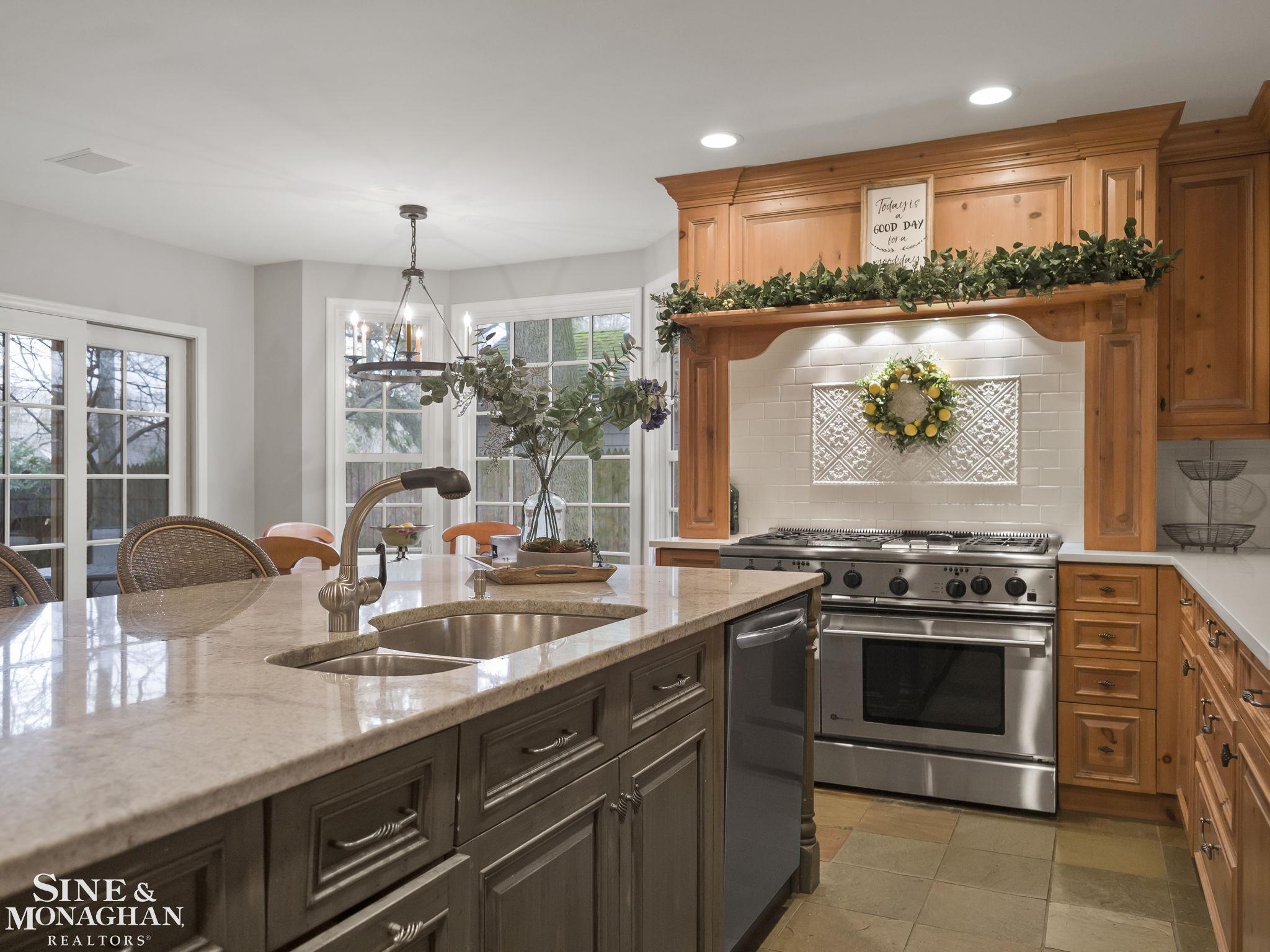 277 Cloverly Road Grosse Pointe, MI 48236 - Photo 3 of 46 Beautiful Kitchen
