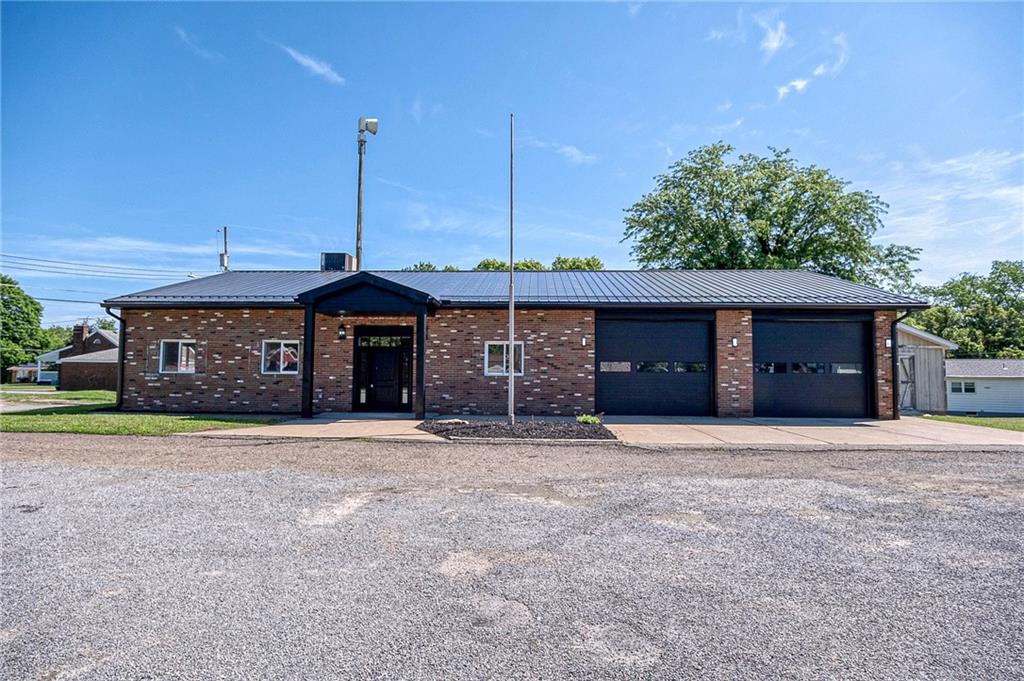 800 Jackson Avenue Monaca, PA 15061 - Photo 2 of 21 The coolest house you've seen yet!