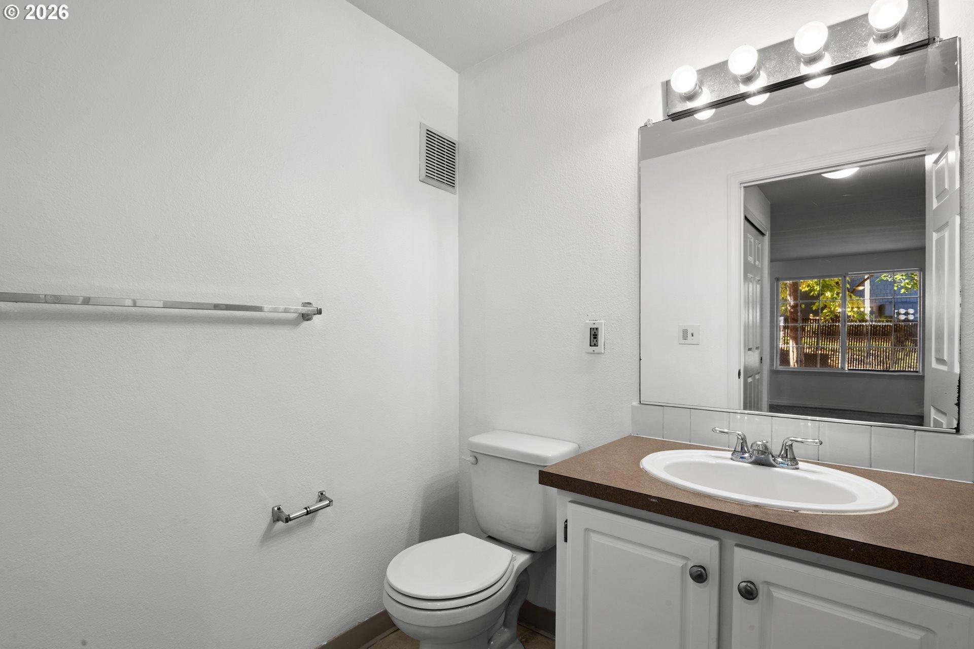17516 Northwest Springville Road, Unit B7 Portland, OR 97229 - Photo 22 of 35 Gallery Image 22