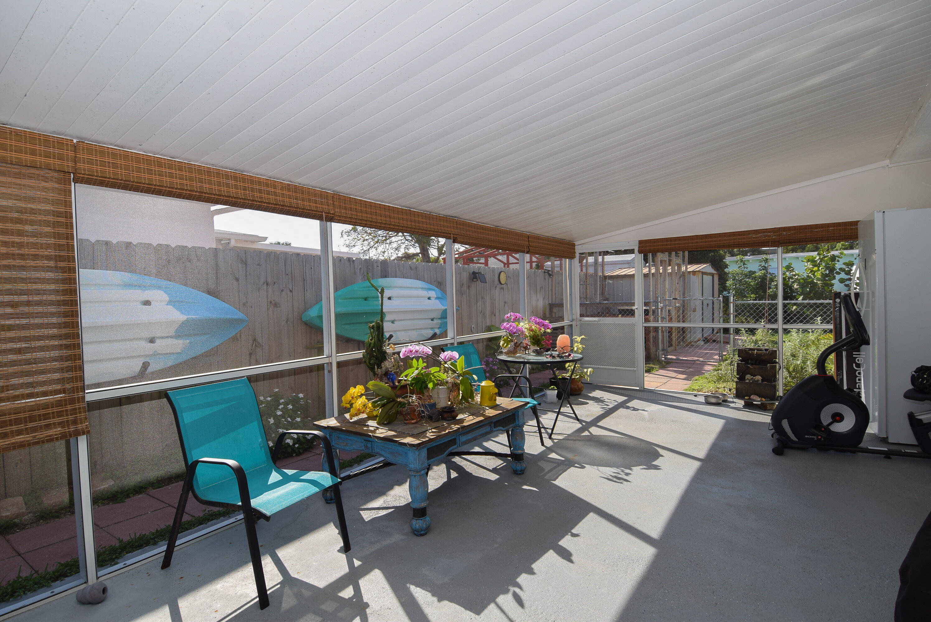 237 2nd Road Key Largo, FL 33037 - Photo 12 of 25 a living room filled with furniture