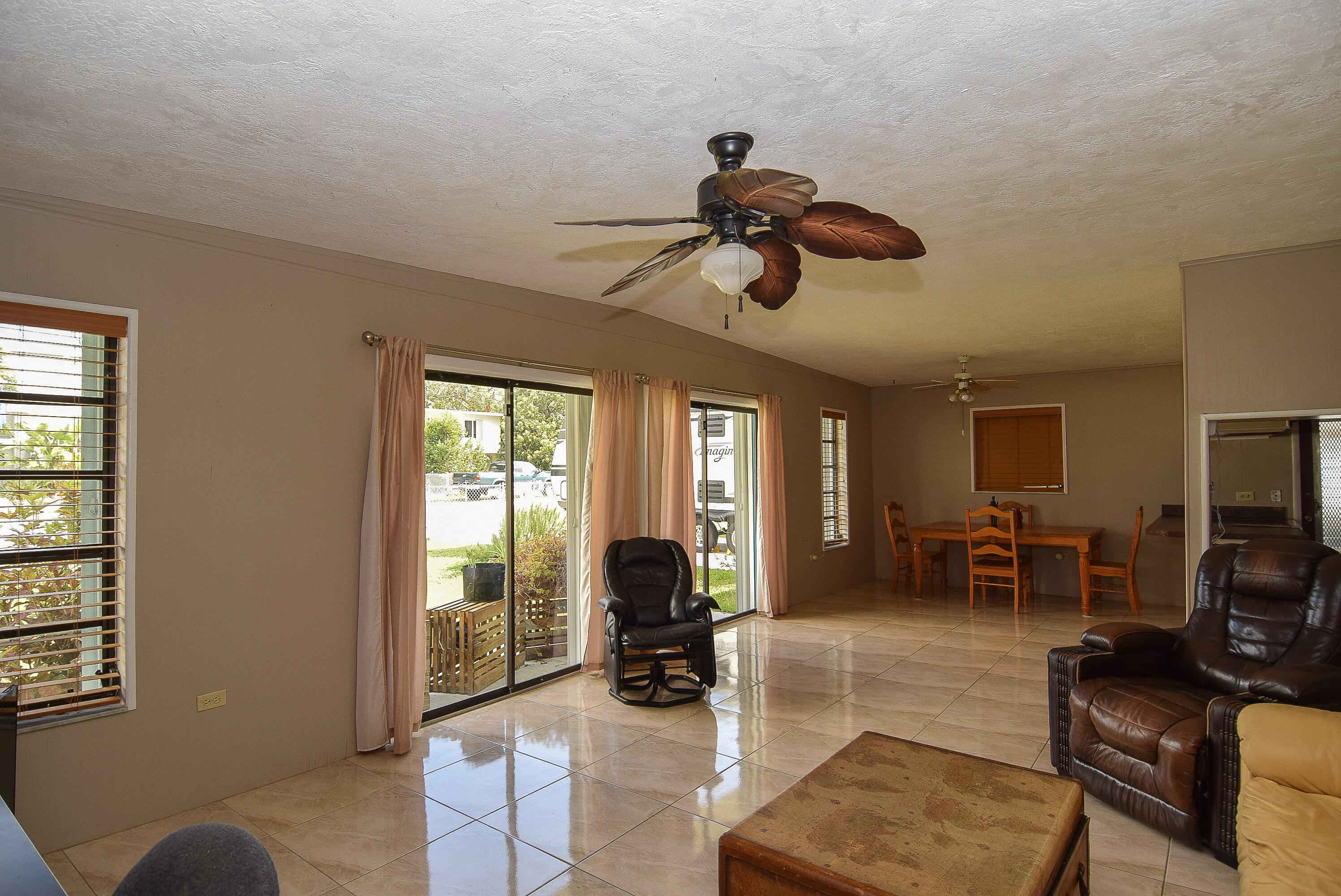 237 2nd Road Key Largo, FL 33037 - Photo 2 of 25 a living room with furniture
