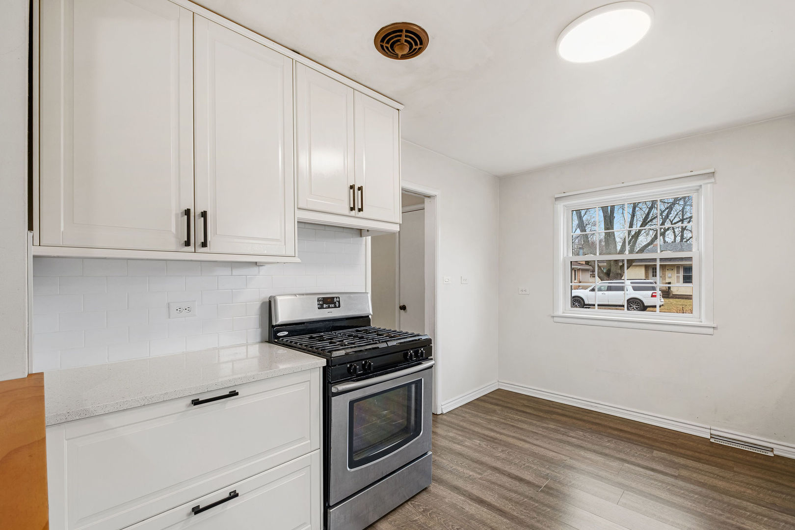 331 Romona Road Wilmette, IL 60091 - Photo 6 of 19