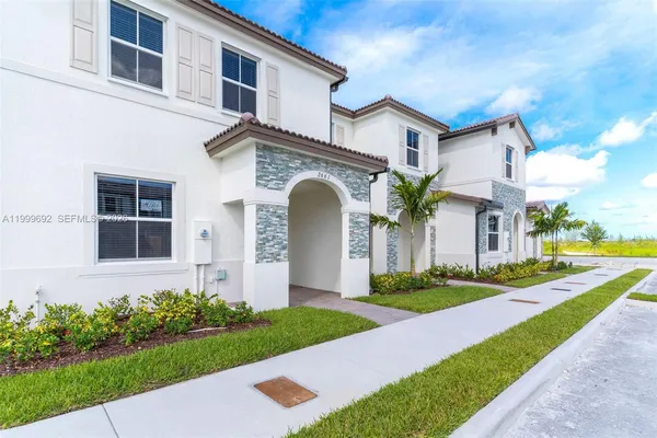 $2,390 | 2661 Southeast 28th Street, Homestead, FL 33035
