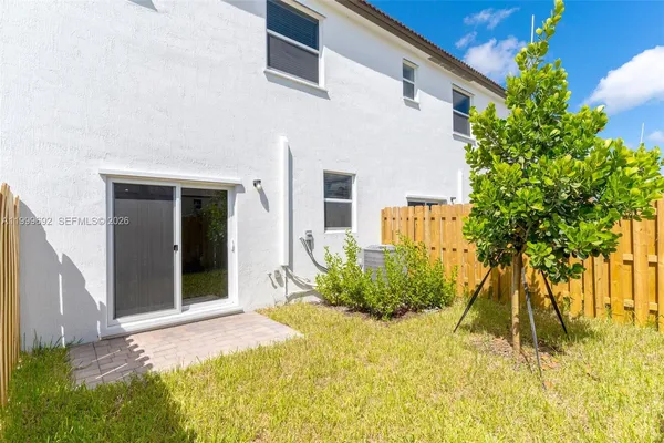 $2,390 | 2661 Southeast 28th Street, Homestead, FL 33035