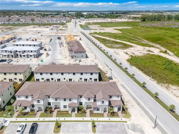 $2,390 | 2661 Southeast 28th Street, Homestead, FL 33035
