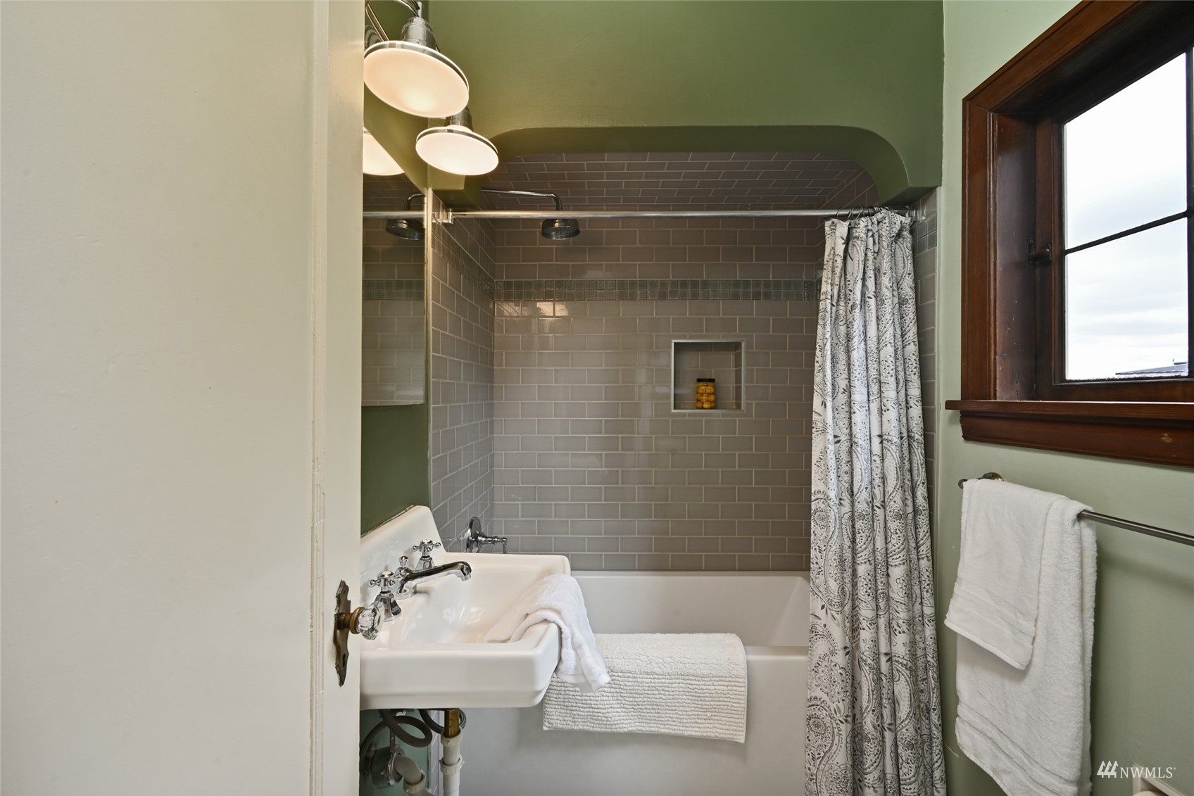 2113 North 40th Street Seattle, WA 98103 - Photo 23 of 37 Gallery Image 23
