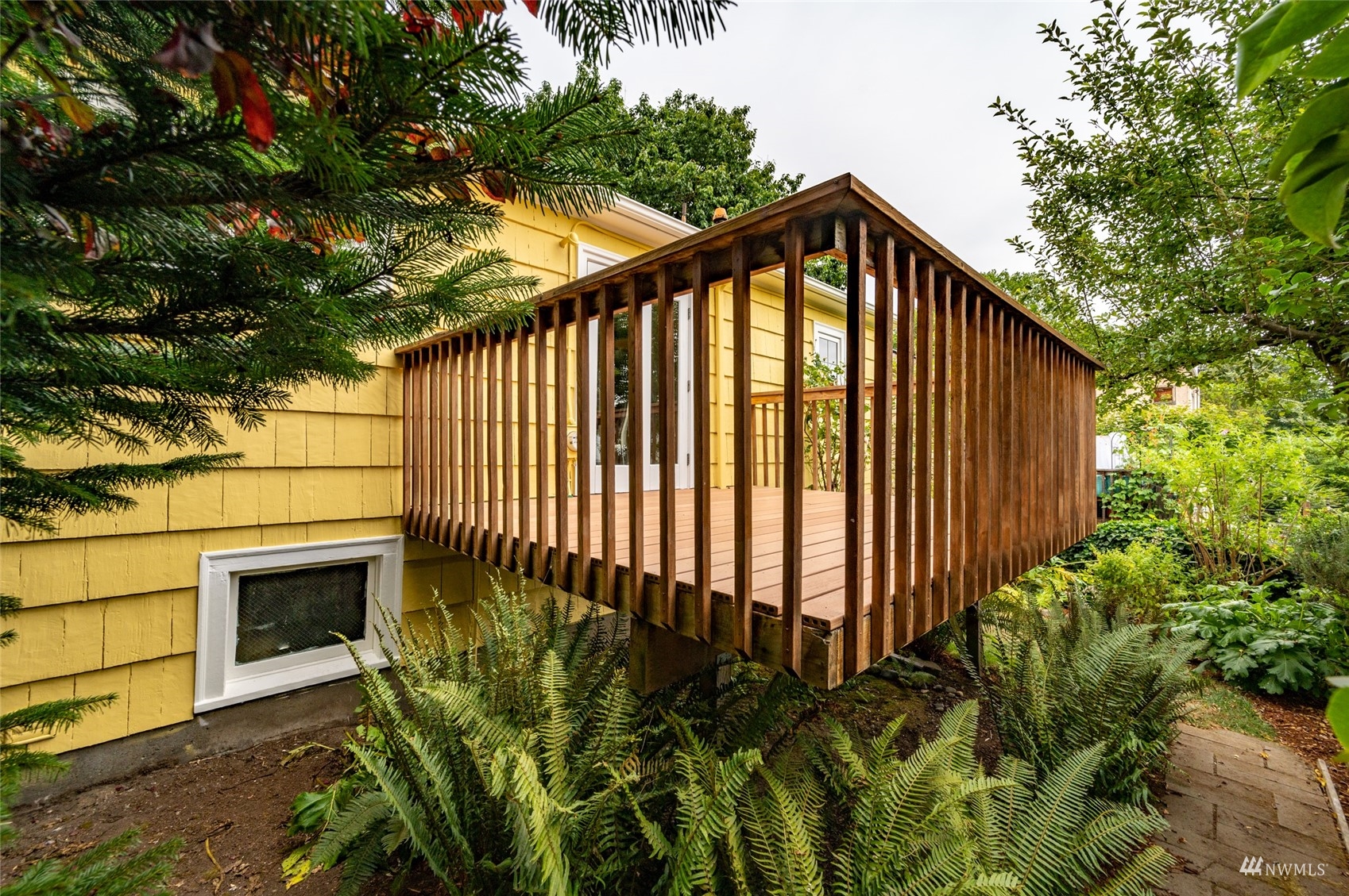 2113 North 40th Street Seattle, WA 98103 - Photo 35 of 37 Gallery Image 35