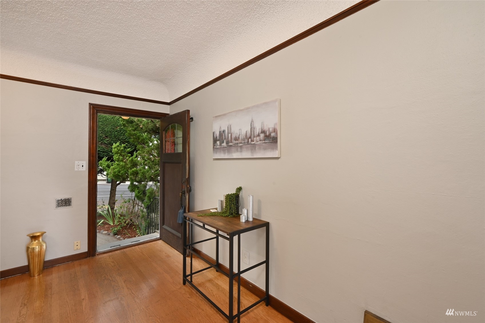 2113 North 40th Street Seattle, WA 98103 - Photo 6 of 37 Gallery Image 6