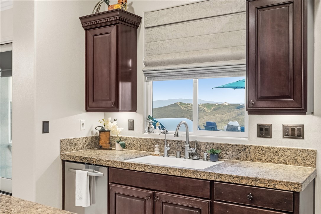 27630 Morning Glory Circle Temecula, CA 92590 - Photo 21 of 69