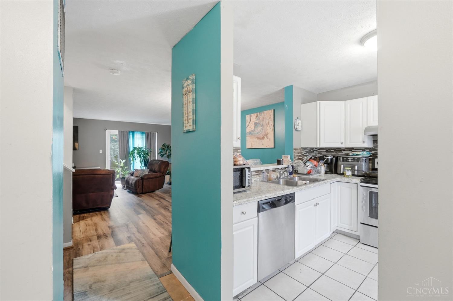 3433 Reading Road Cincinnati, OH 45229 - Photo 7 of 54