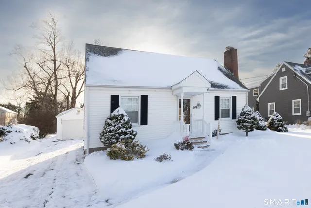 $429,900 | 349 Quinnipiac Avenue, North Haven, CT 06473
