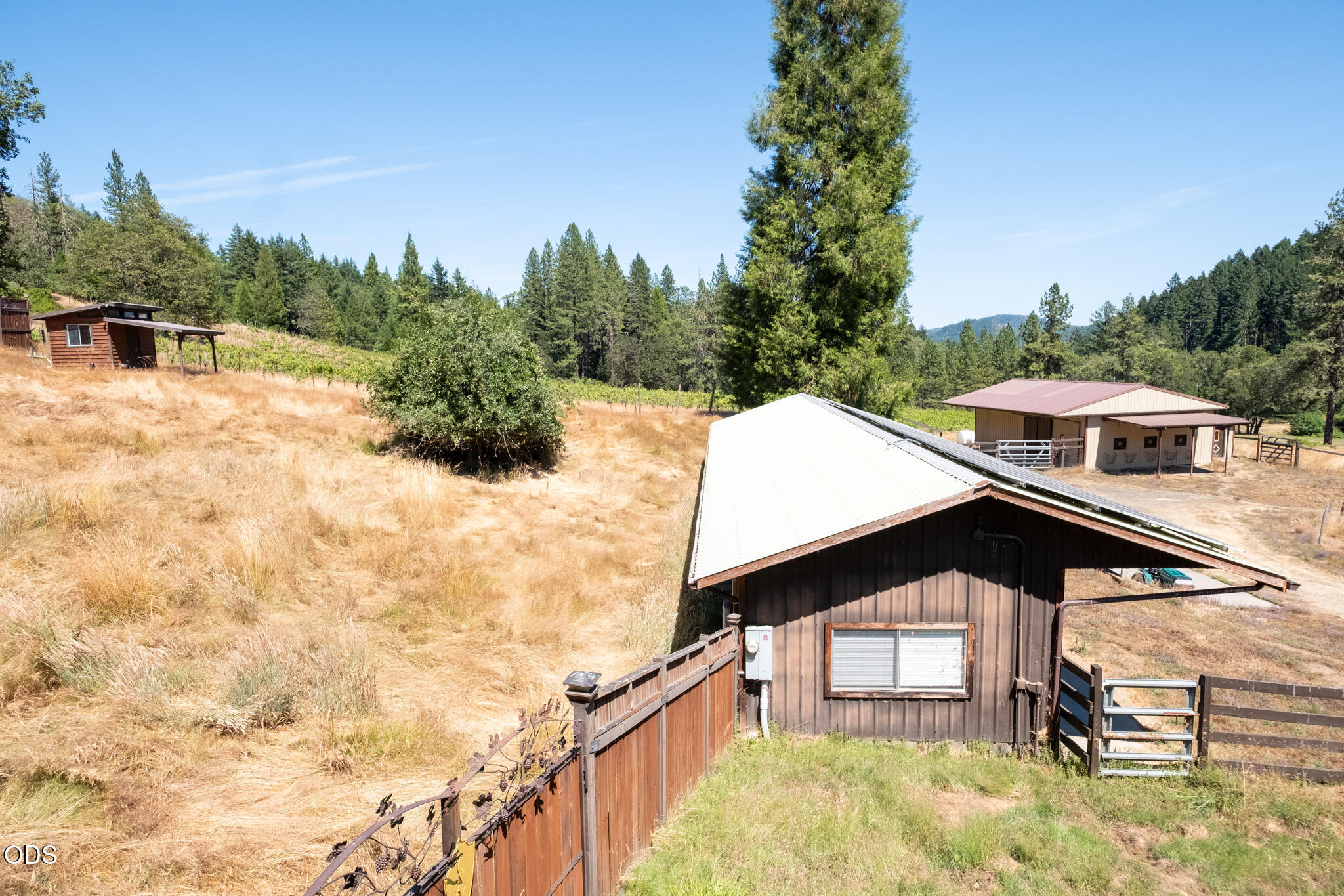 1329 Larson Road Roseburg, OR 97471 - Photo 3 of 65