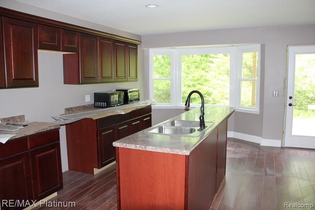11365 Culver Road Brighton, MI 48114 - Photo 3 of 29 Newly remolded Kitchen