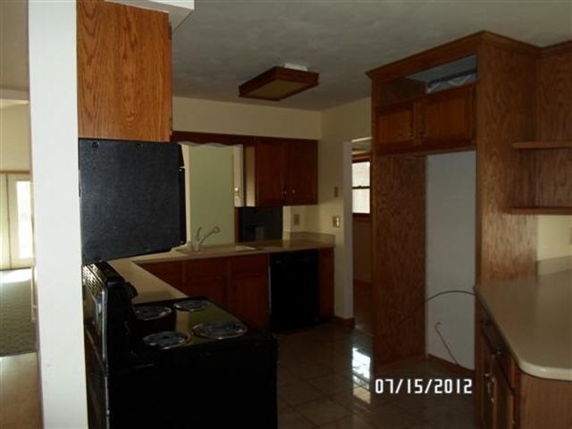 306 West Main Street Butler, IN 46721 - Photo 2 of 25