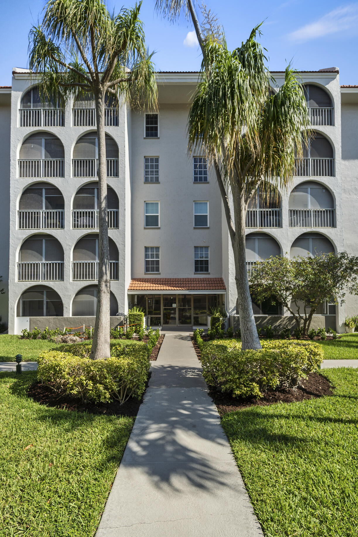 250 Northeast 20th St Unit 108  