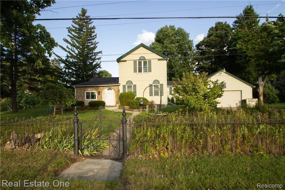 4513 Howland Road Almont, MI 48003 - Photo 1 of 24 almonth-2.jpg