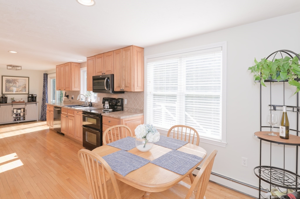 6 Chamberlain Road Uxbridge, MA 01569 - Photo 3 of 38