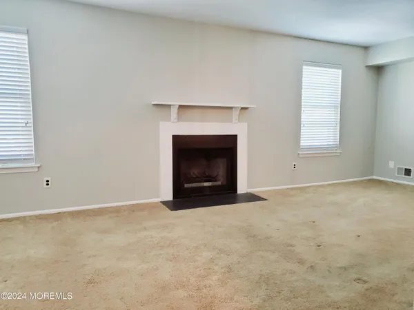 $2,400 | 912 Wellington Place, Aberdeen, NJ 07747