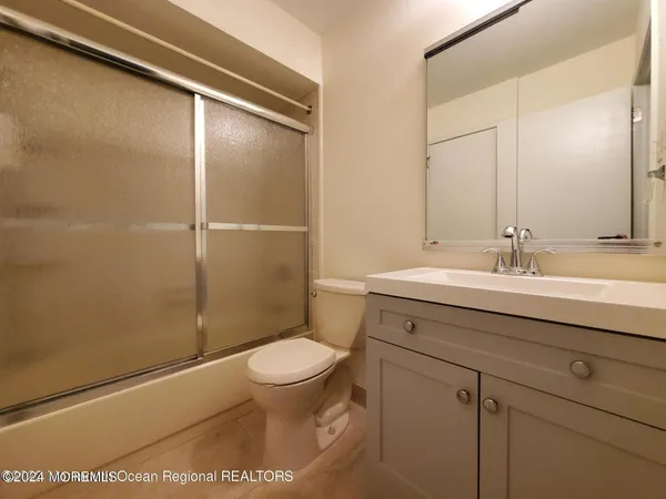 $2,400 | 912 Wellington Place, Aberdeen, NJ 07747