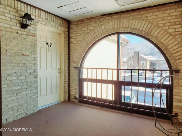 $2,400 | 912 Wellington Place, Aberdeen, NJ 07747