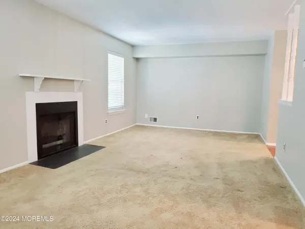 $2,400 | 912 Wellington Place, Aberdeen, NJ 07747