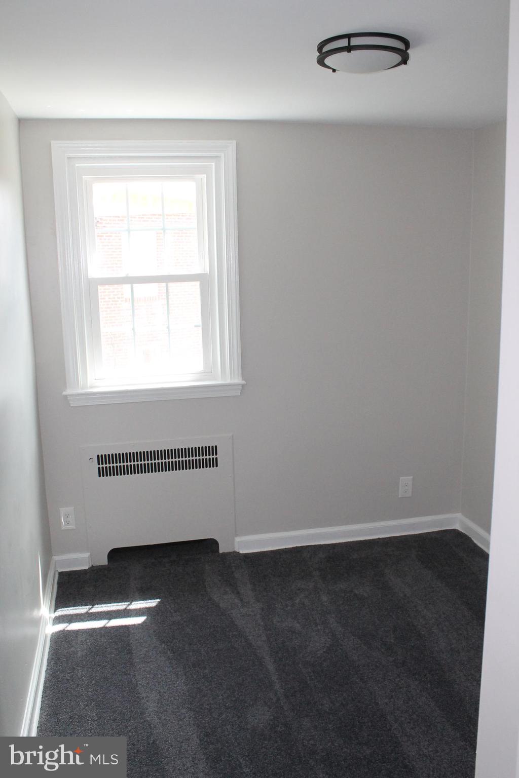 343 Hampden Road Upper Darby, PA 19082 - Photo 12 of 17
