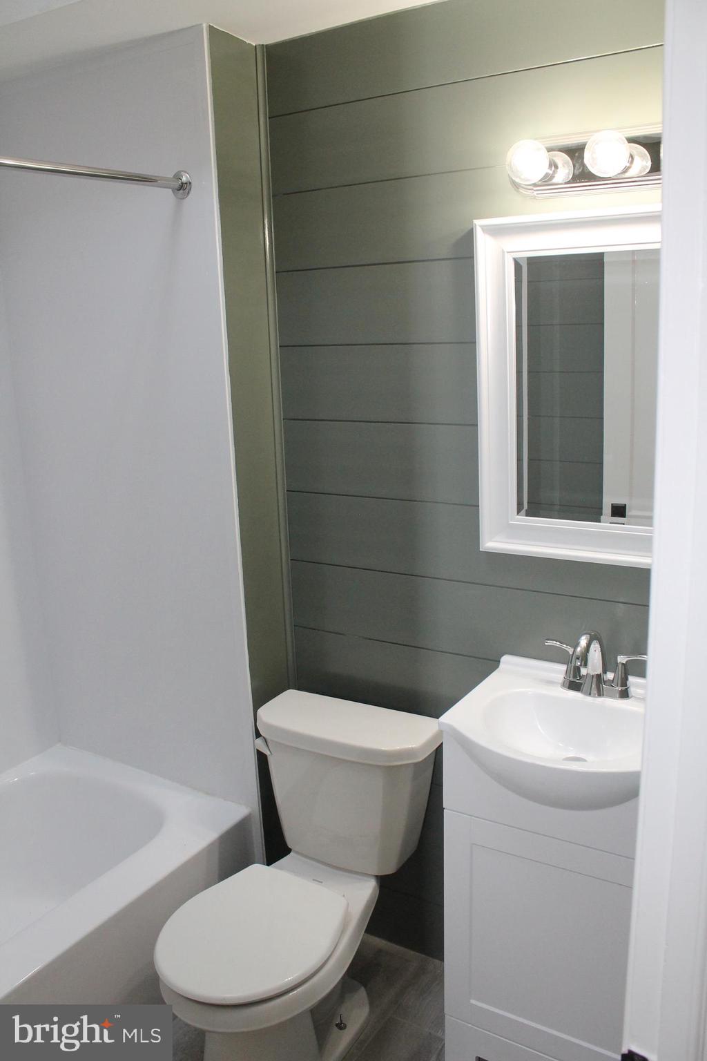 343 Hampden Road Upper Darby, PA 19082 - Photo 14 of 17